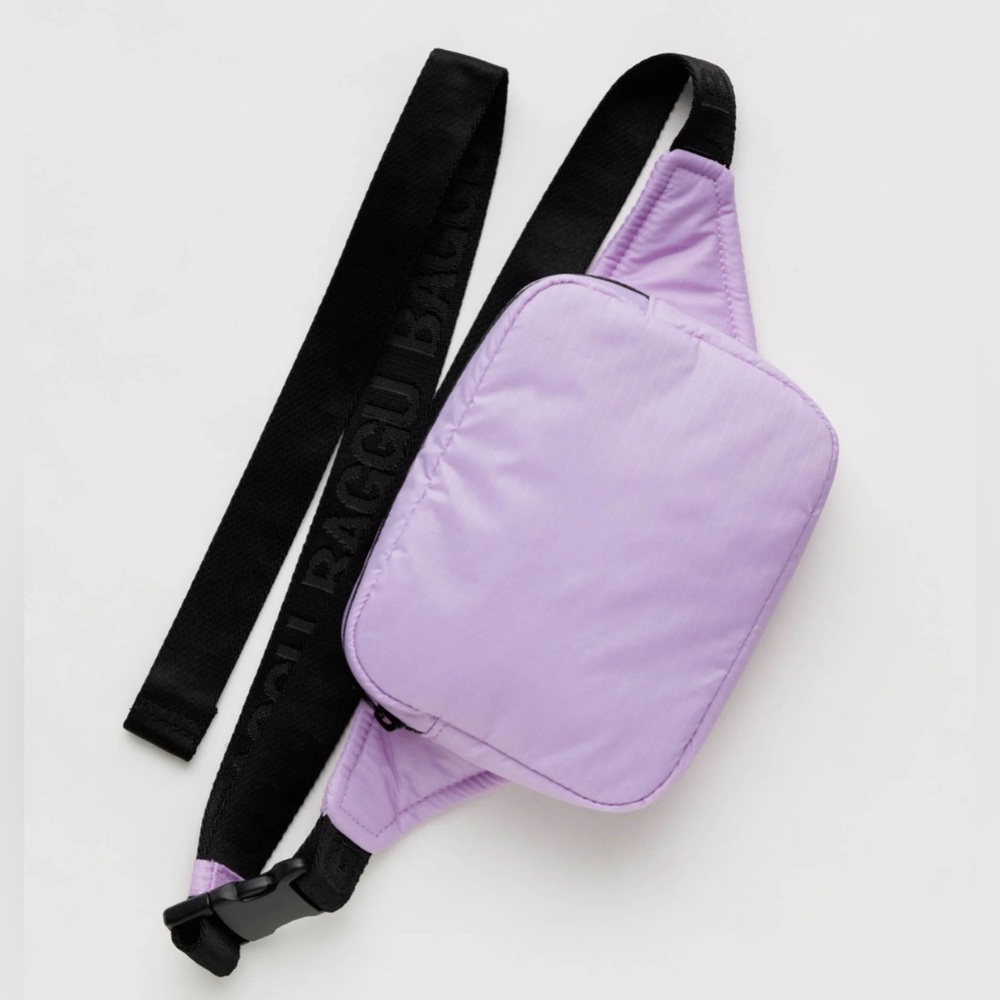 NWT BAGGU Puffy Fannypack in Lilac